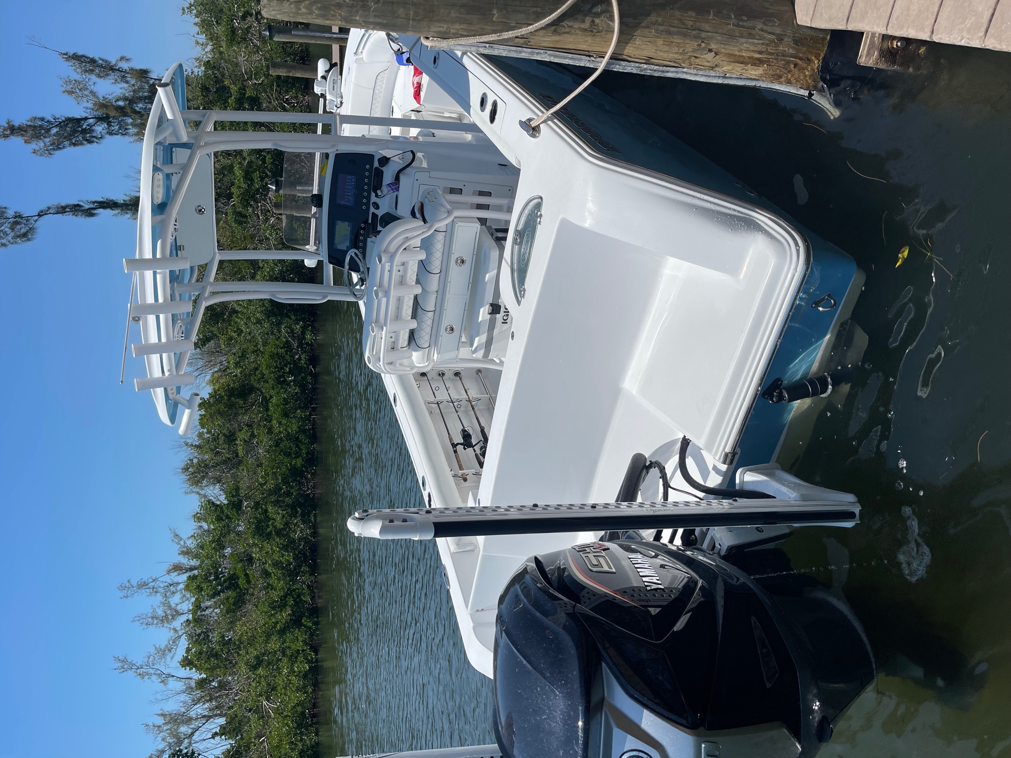 2022 Sportsman Platinum Stern View of Boat